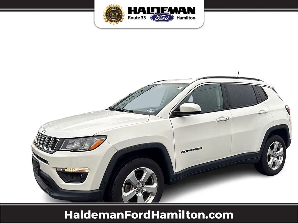 2019 Jeep Compass Latitude — photo 1 of 13