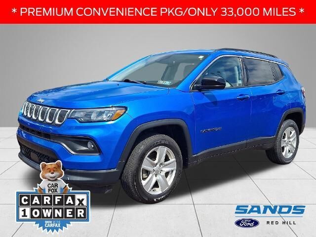 2022 Jeep Compass Latitude — photo 1 of 13