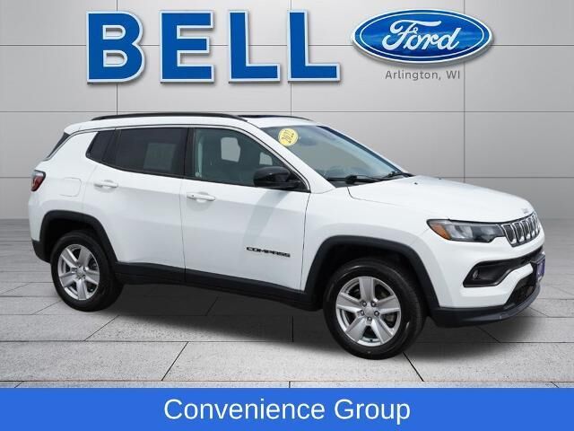 2022 Jeep Compass Latitude — photo 1 of 24