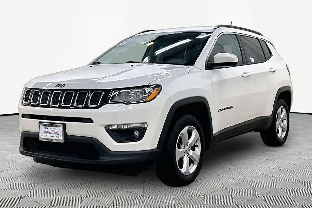 2019 Jeep Compass Latitude — photo 1 of 26
