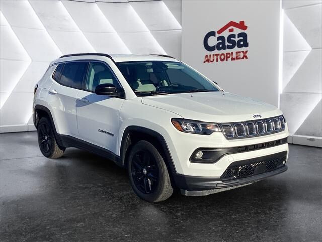 2022 Jeep Compass Latitude — photo 1 of 26