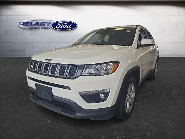 2020 Jeep Compass Latitude — photo 1 of 13