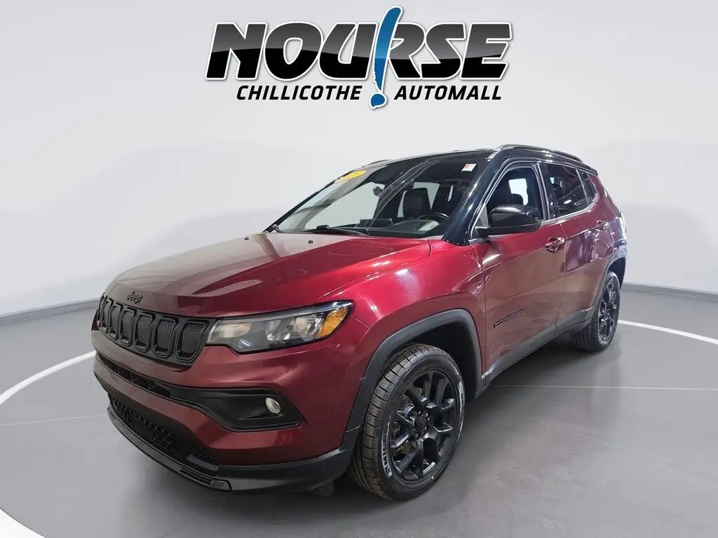 2022 Jeep Compass Latitude — photo 1 of 13