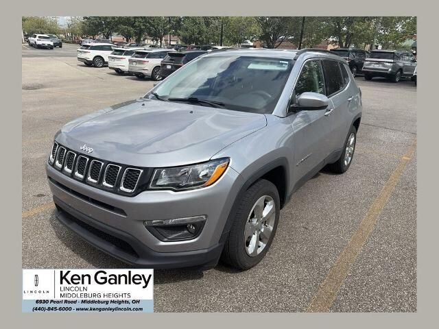 2018 Jeep Compass Latitude — photo 1 of 10