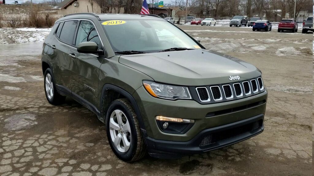 2019 Jeep Compass Latitude 4x4 — photo 1 of 7