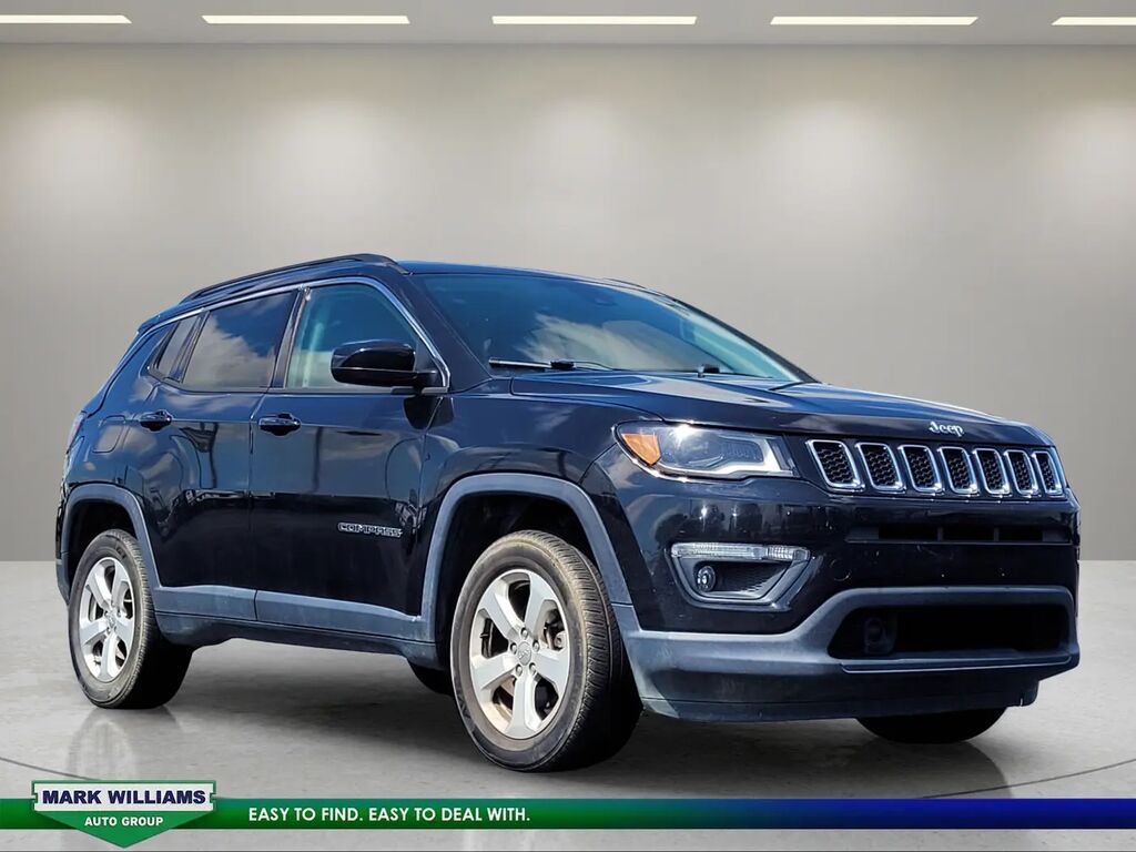 2018 Jeep Compass Latitude — photo 1 of 35