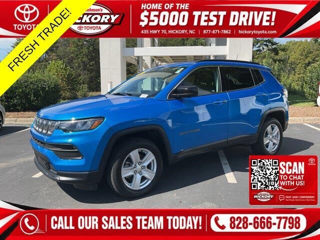 2022 Jeep Compass Latitude — photo 1 of 13