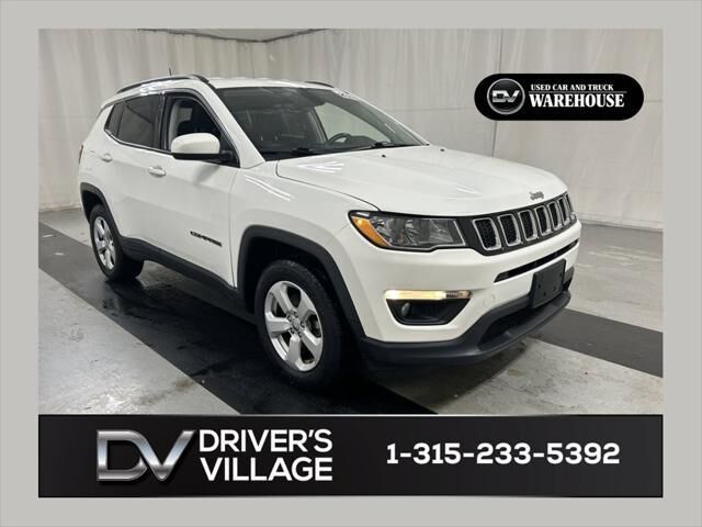 2019 Jeep Compass Latitude — photo 1 of 13