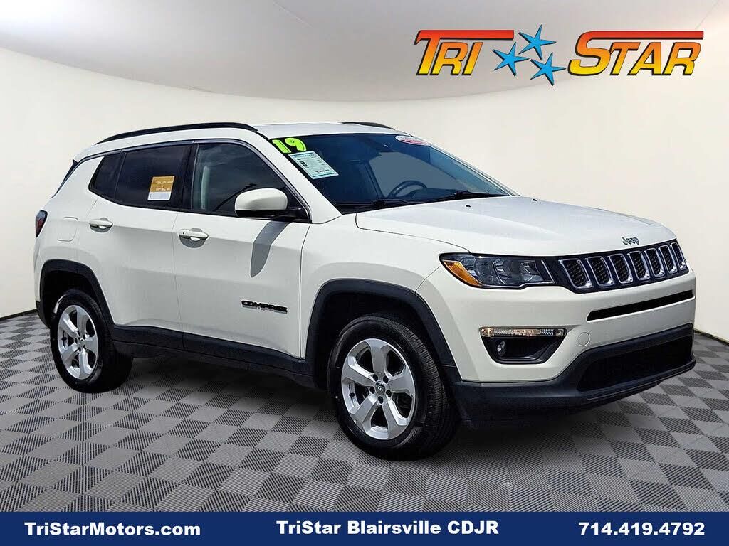 2019 Jeep Compass Latitude — photo 1 of 1