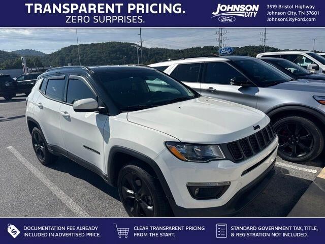 2019 Jeep Compass Latitude — photo 1 of 13