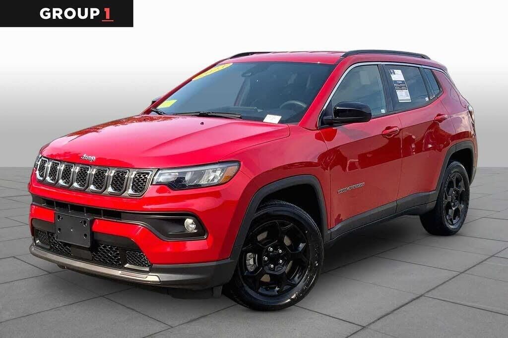 2023 Jeep Compass Latitude — photo 1 of 1