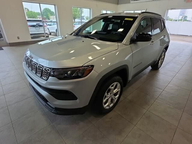 2024 Jeep Compass Latitude — photo 1 of 26