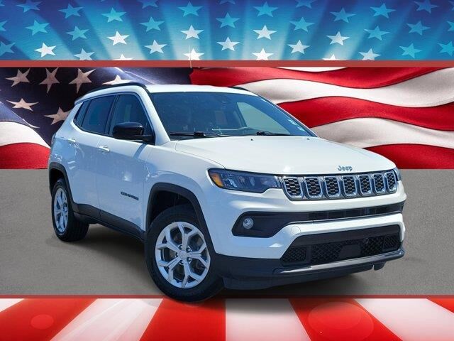 2024 Jeep Compass Latitude — photo 1 of 13