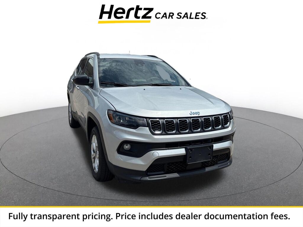 2025 Jeep Compass Latitude — photo 1 of 13