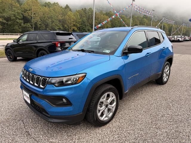 2025 Jeep Compass Latitude — photo 1 of 26