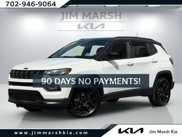 2023 Jeep Compass Latitude — photo 1 of 13