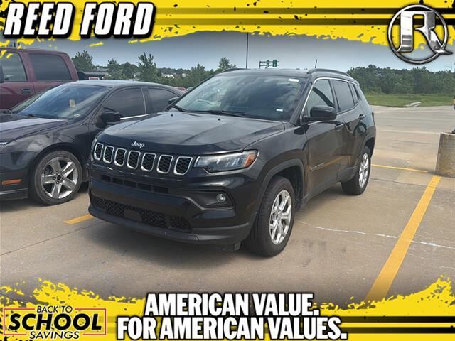 2024 Jeep Compass Latitude — photo 1 of 7