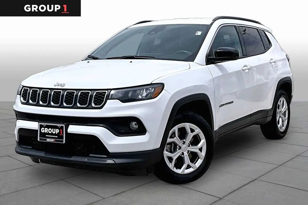 2024 Jeep Compass Latitude — photo 1 of 13
