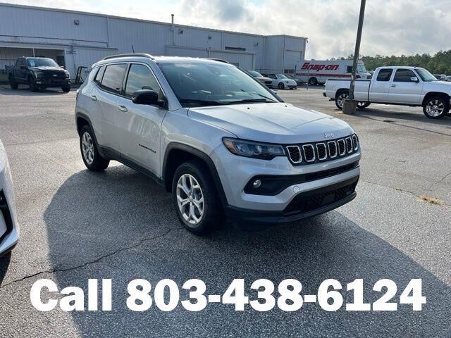2024 Jeep Compass Latitude — photo 1 of 30