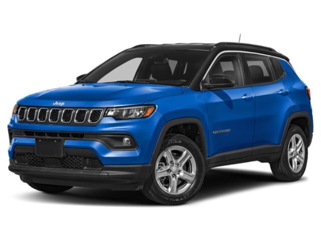 2024 Jeep Compass Latitude — photo 1 of 4