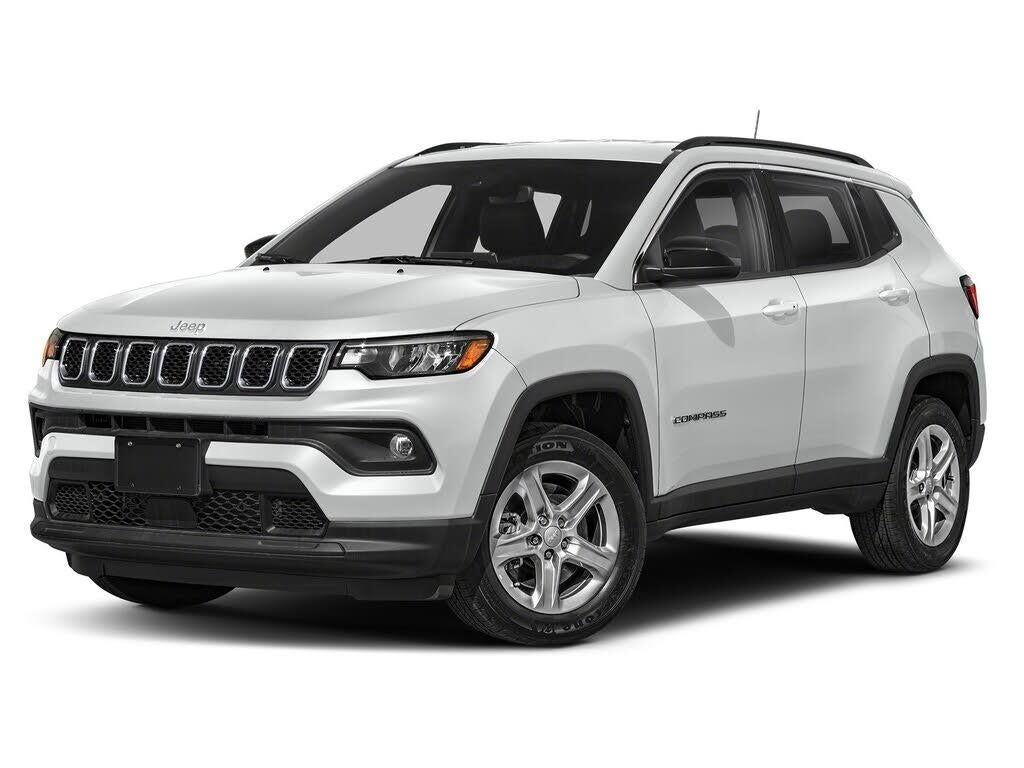 2023 Jeep Compass Latitude — photo 1 of 13