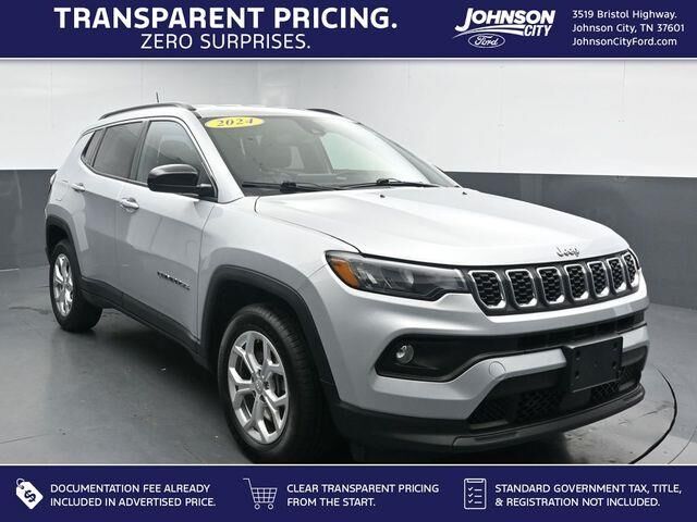 2024 Jeep Compass Latitude — photo 1 of 10