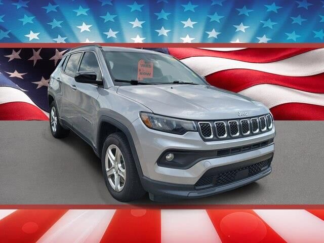 2024 Jeep Compass Latitude — photo 1 of 6