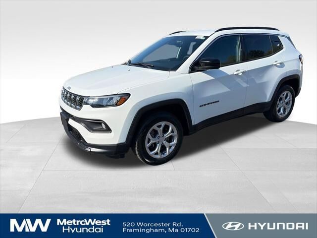 2024 Jeep Compass Latitude — photo 1 of 13