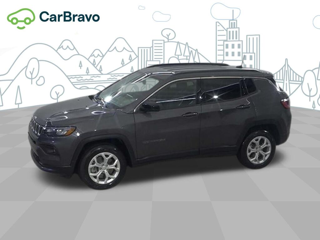 2024 Jeep Compass Latitude 4x4 — photo 1 of 6
