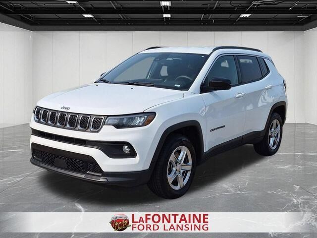 2024 Jeep Compass Latitude — photo 1 of 26