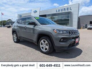 2024 Jeep Compass Latitude — photo 1 of 13