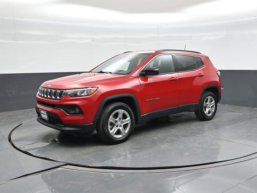 2024 Jeep Compass Latitude — photo 1 of 2