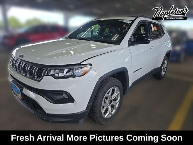 2025 Jeep Compass Latitude — photo 1 of 11