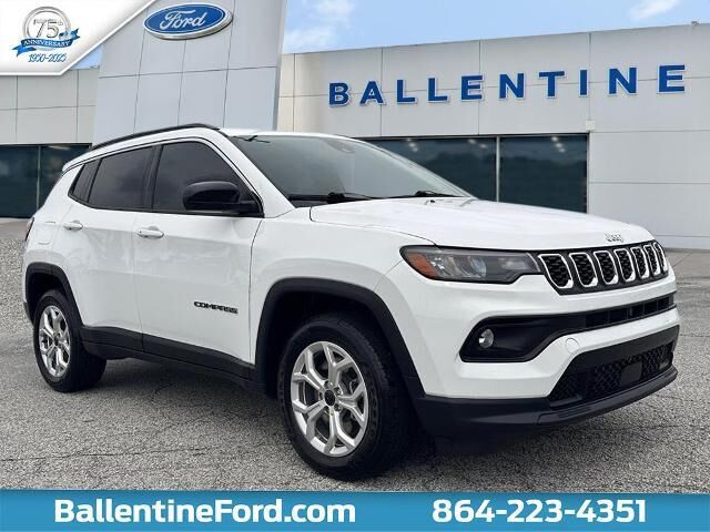 2025 Jeep Compass Latitude — photo 1 of 13
