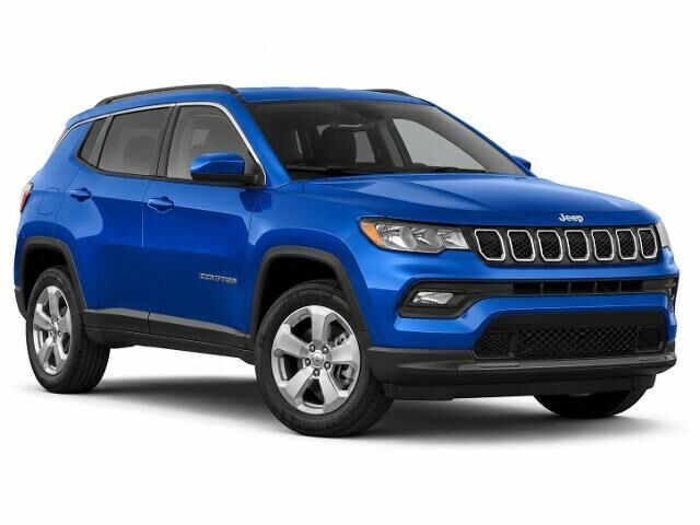 2023 Jeep Compass Latitude — photo 1 of 26