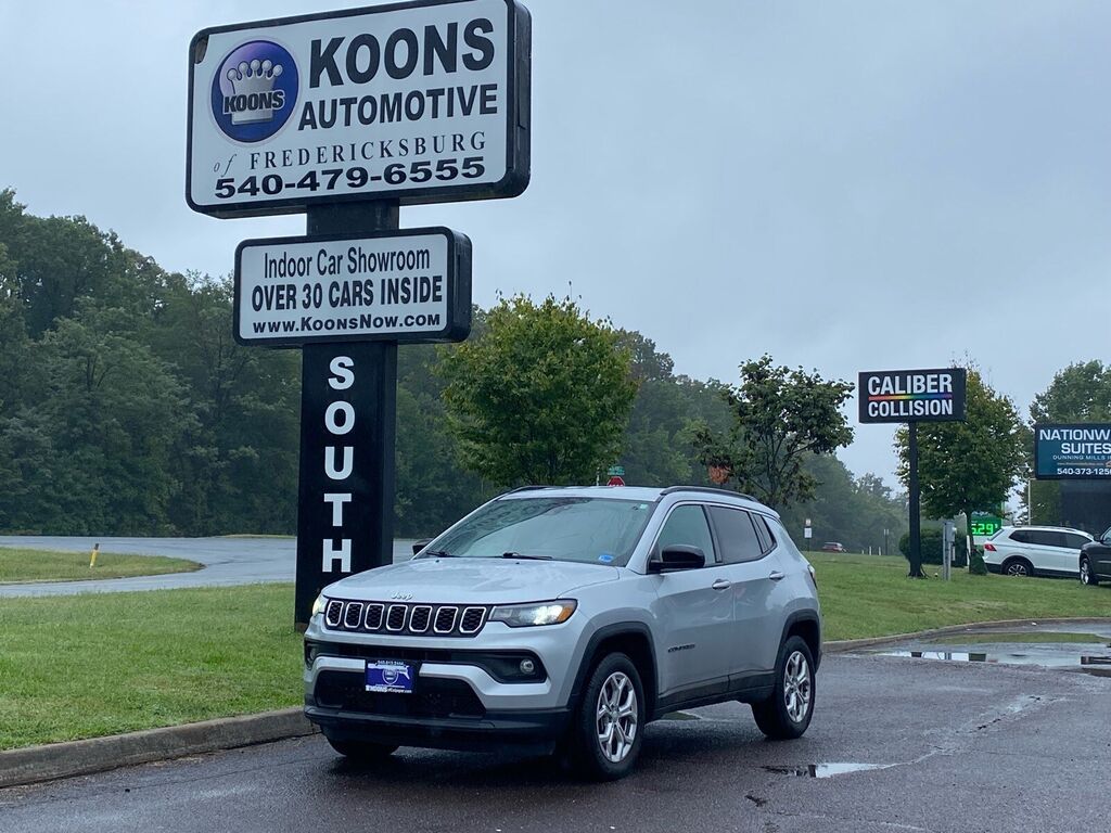 2024 Jeep Compass Latitude — photo 1 of 13