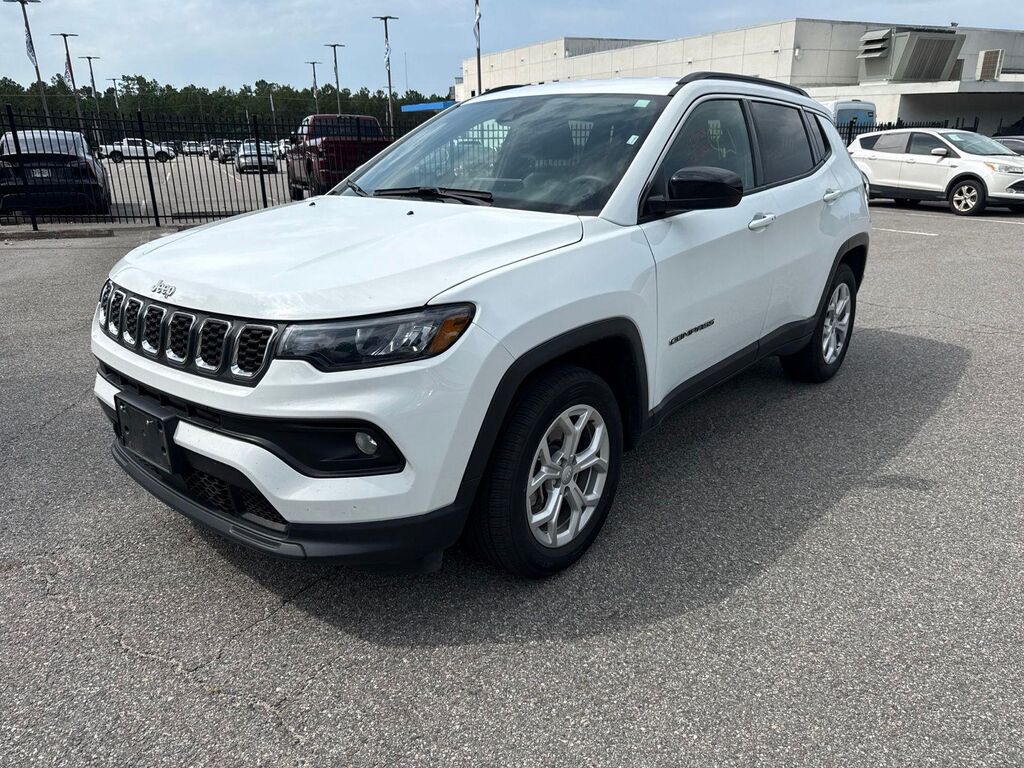 2024 Jeep Compass Latitude — photo 1 of 27