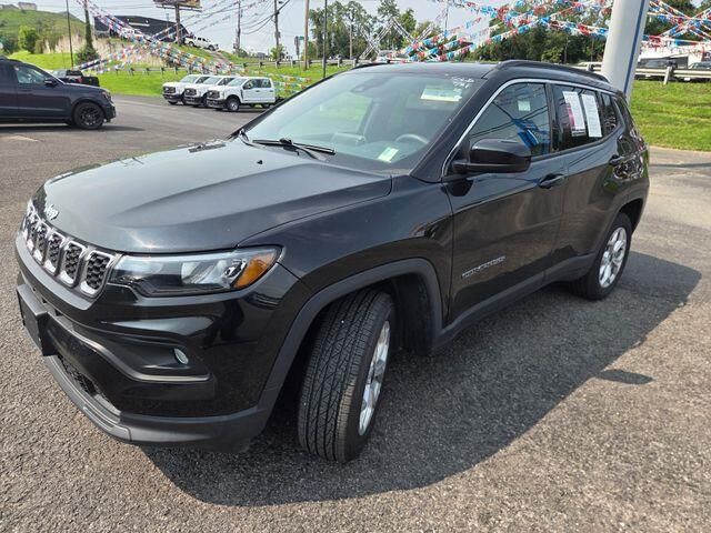 2025 Jeep Compass Latitude — photo 1 of 15