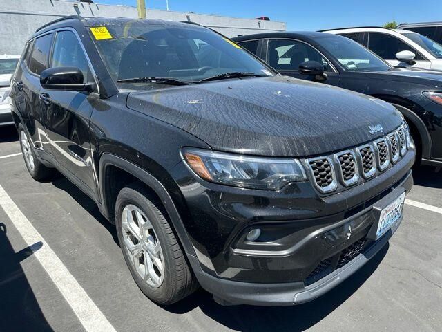 2024 Jeep Compass Latitude — photo 1 of 28