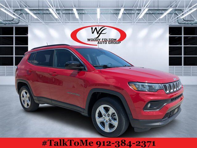 2023 Jeep Compass Latitude — photo 1 of 1