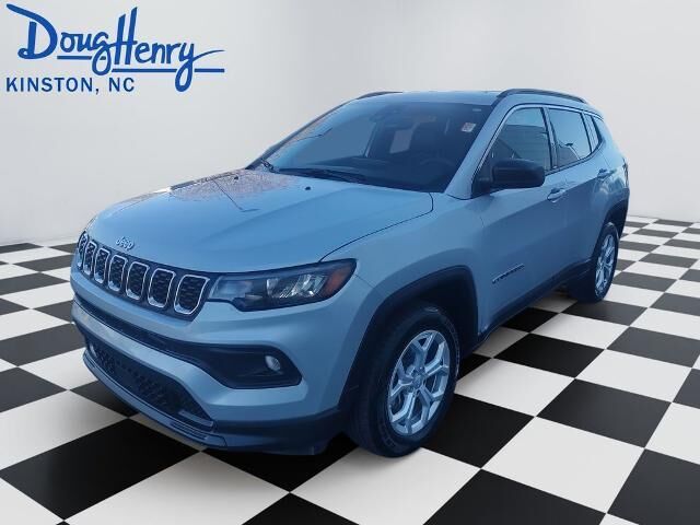 2024 Jeep Compass Latitude — photo 1 of 13