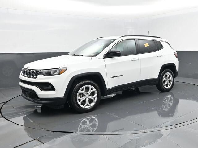 2024 Jeep Compass Latitude — photo 1 of 26