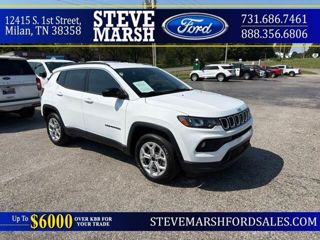 2025 Jeep Compass Latitude — photo 1 of 39