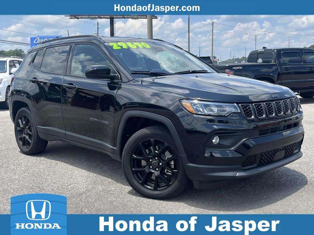 2026 Jeep Compass Latitude — photo 1 of 13
