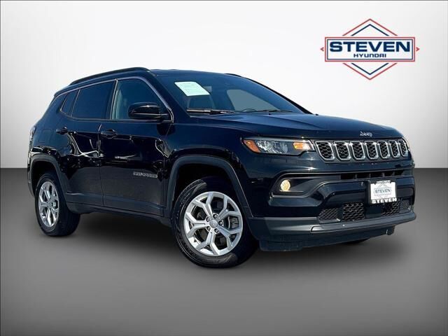 2024 Jeep Compass Latitude — photo 1 of 13