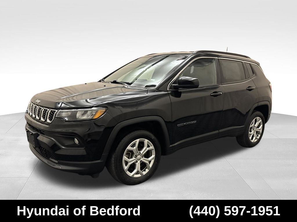 2024 Jeep Compass Latitude — photo 1 of 49
