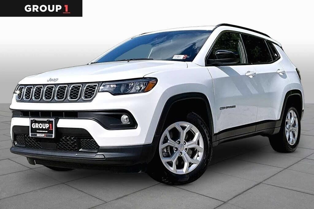 2024 Jeep Compass Latitude — photo 1 of 1