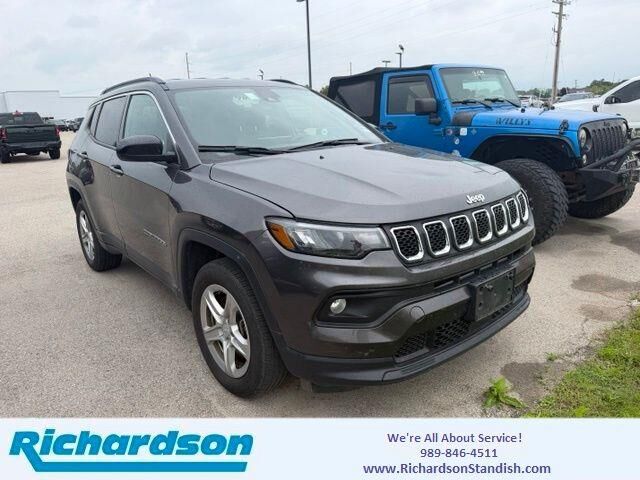 2024 Jeep Compass Latitude — photo 1 of 26