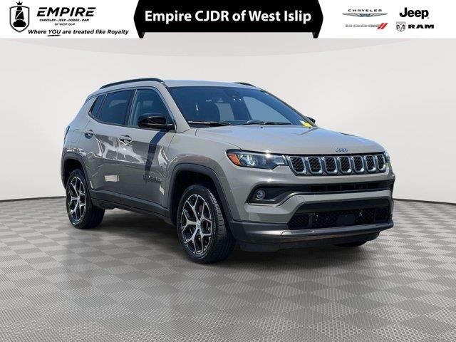 2024 Jeep Compass Latitude — photo 1 of 22