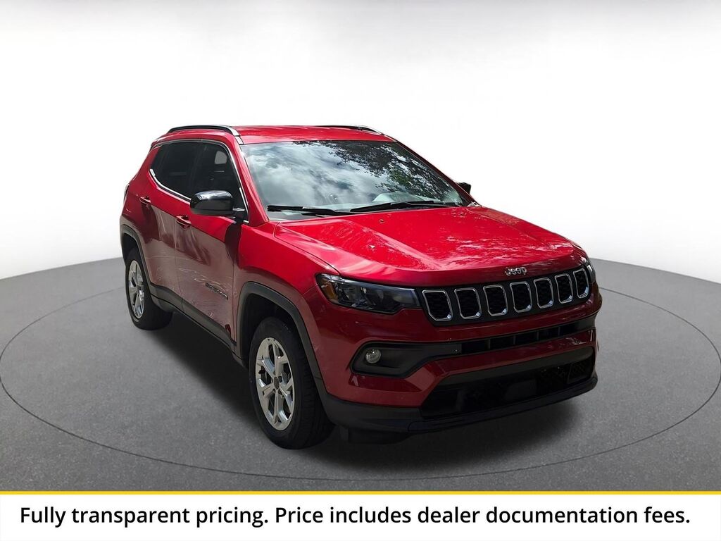2025 Jeep Compass Latitude — photo 1 of 13